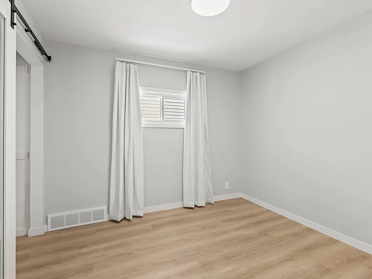8425 W McMyron St — Photo 7