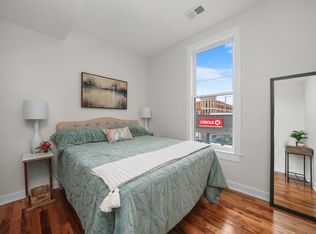2752 W Belmont Ave #2, Chicago, IL 60618