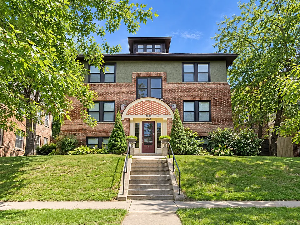 Goodrich Ave Apartments | Historic Charm & Spacious Living