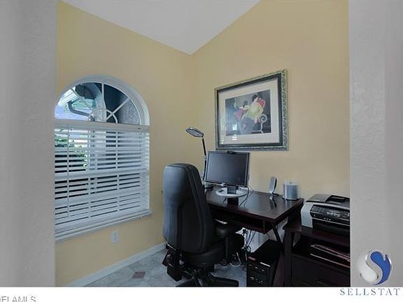 3rd image of 3913 SW 20th Ave