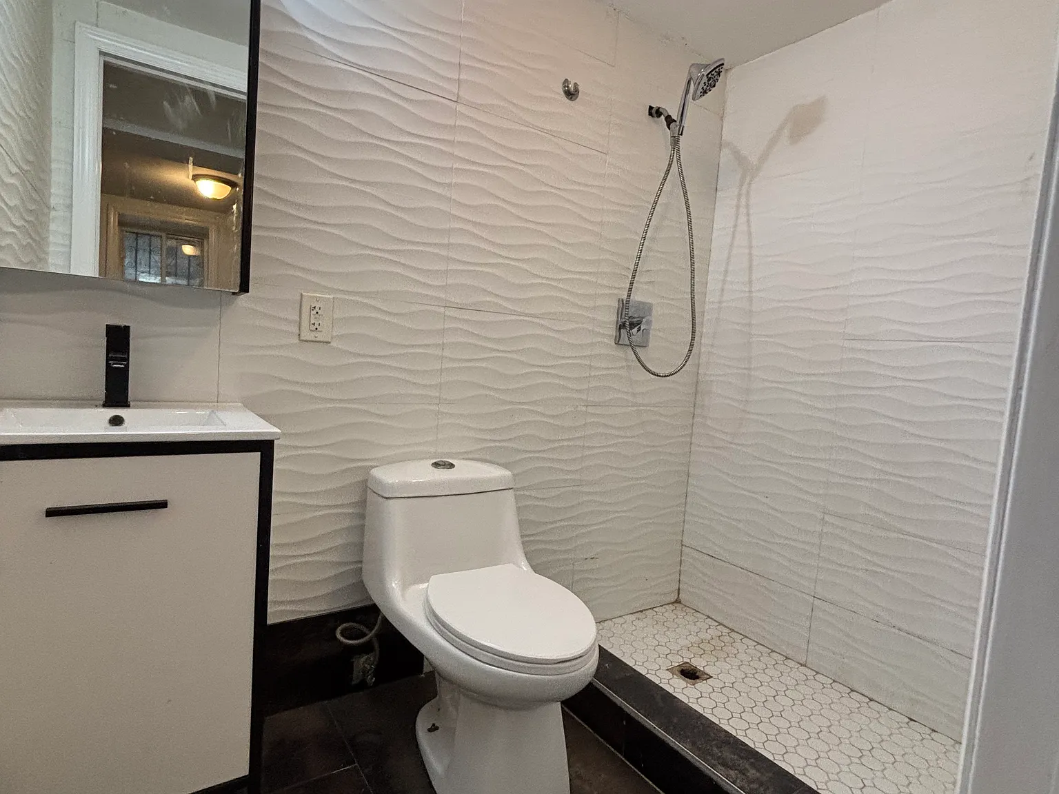4 bed, 1300 sqft, $3,000 — Photo 3
