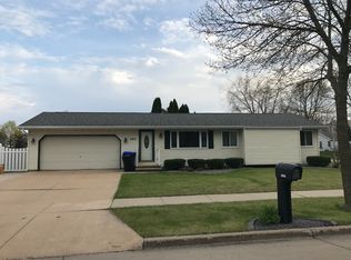 3015 E Dietzen Dr, Appleton, WI 54915