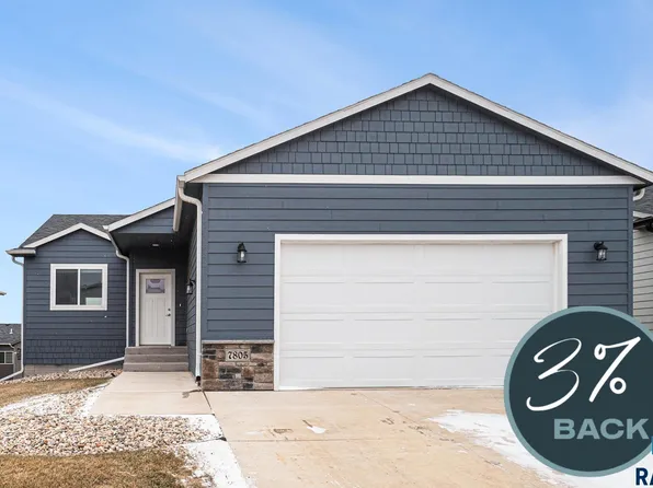 7805 E 44th St, Sioux Falls, SD 57110