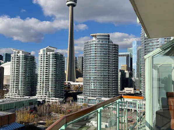 211 Queens Quay W #1108, Toronto, ON M5J 2M6