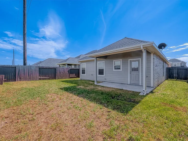 7446 French Quarter Ct — Photo 27