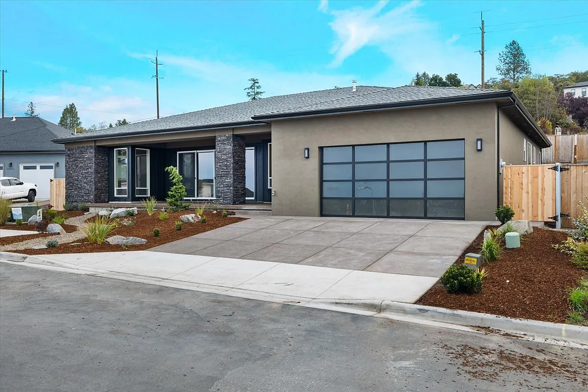 526, ID # 2794 High Cedars Lane - 1 — Photo 3