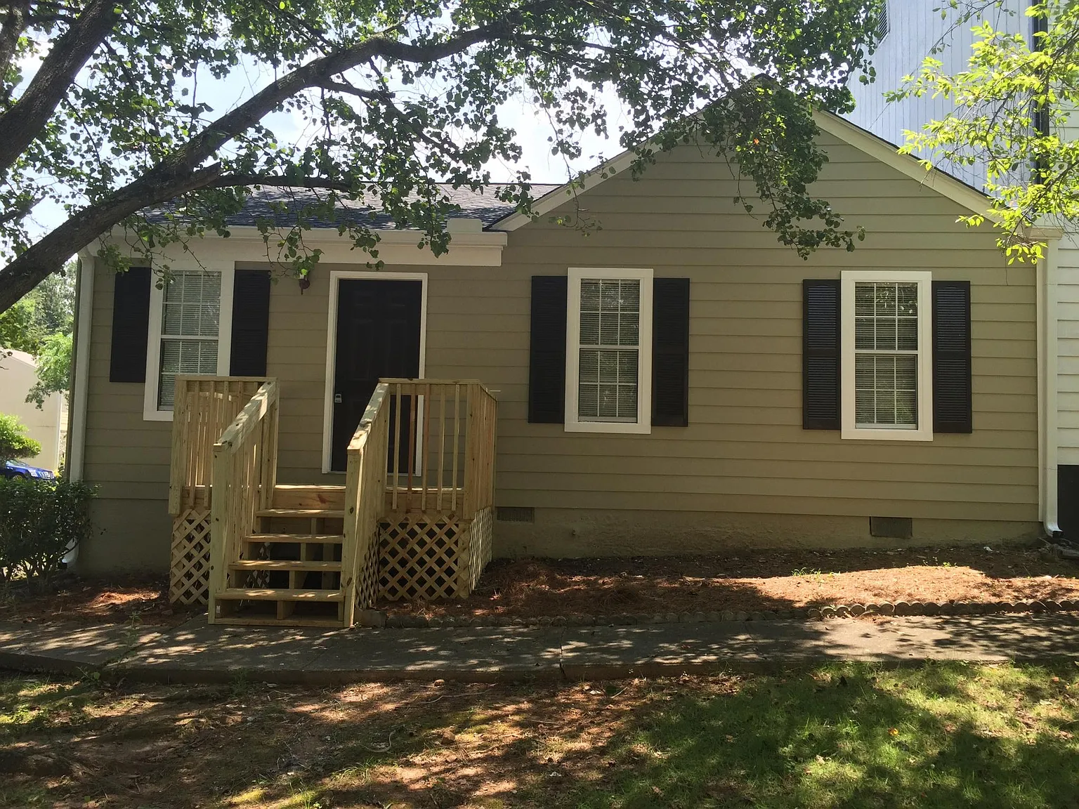 2102 Charter Ln photo 1