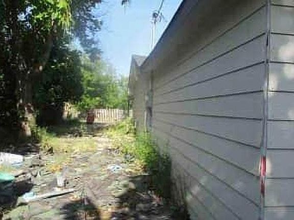 5th image of 229 Kirk Ln