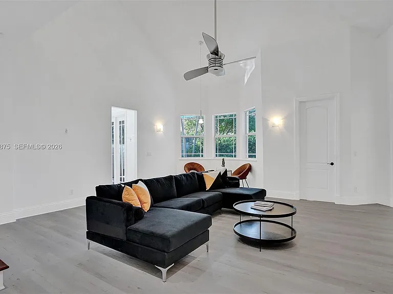 1207 SW 21st St — Photo 19