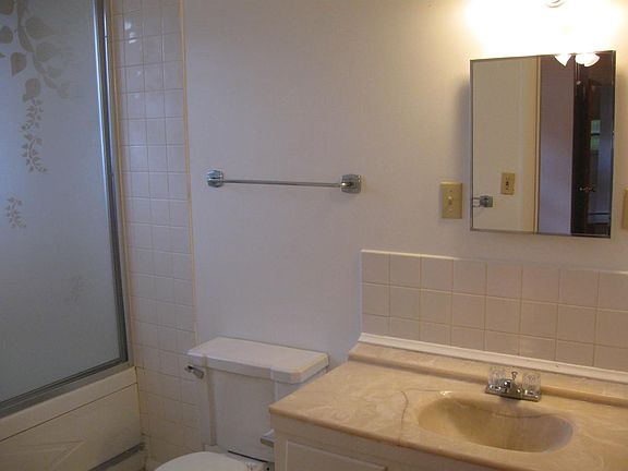 5th image of 68 N Vine St APT 2A