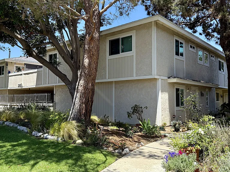 1872 Monrovia Ave #A8 — Photo 1