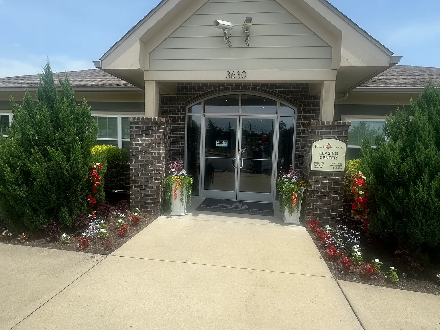 Peach Orchard Apts — Photo 4