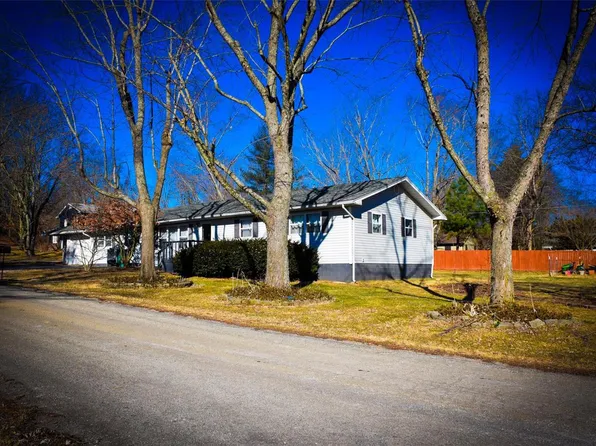 611 Spencer Ln, Willow Springs, MO 65793
