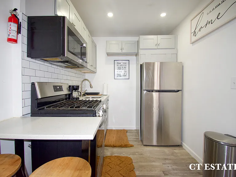 985 Herkimer St #2 — Photo 1