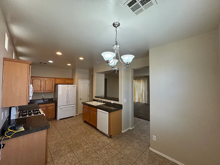 2731 S Cupertino Dr — Photo 8