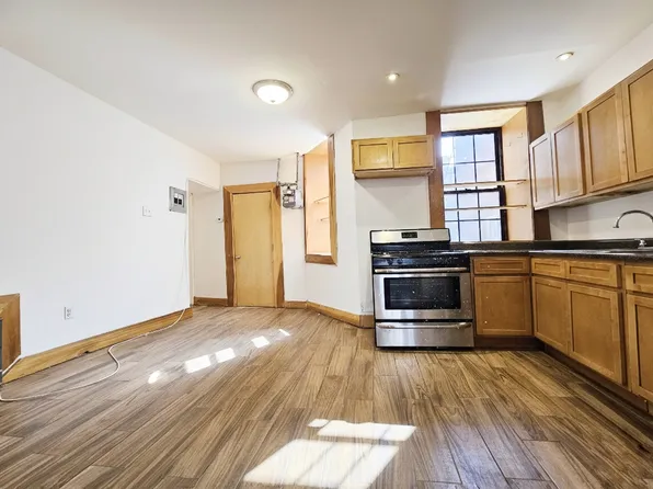 140a Lexington Avenue image 1 of 6