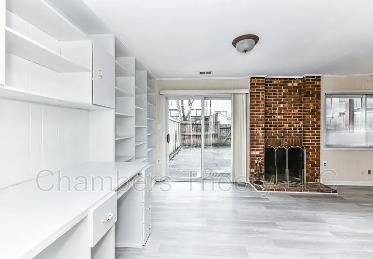 8088 Edinburgh Dr — Photo 30