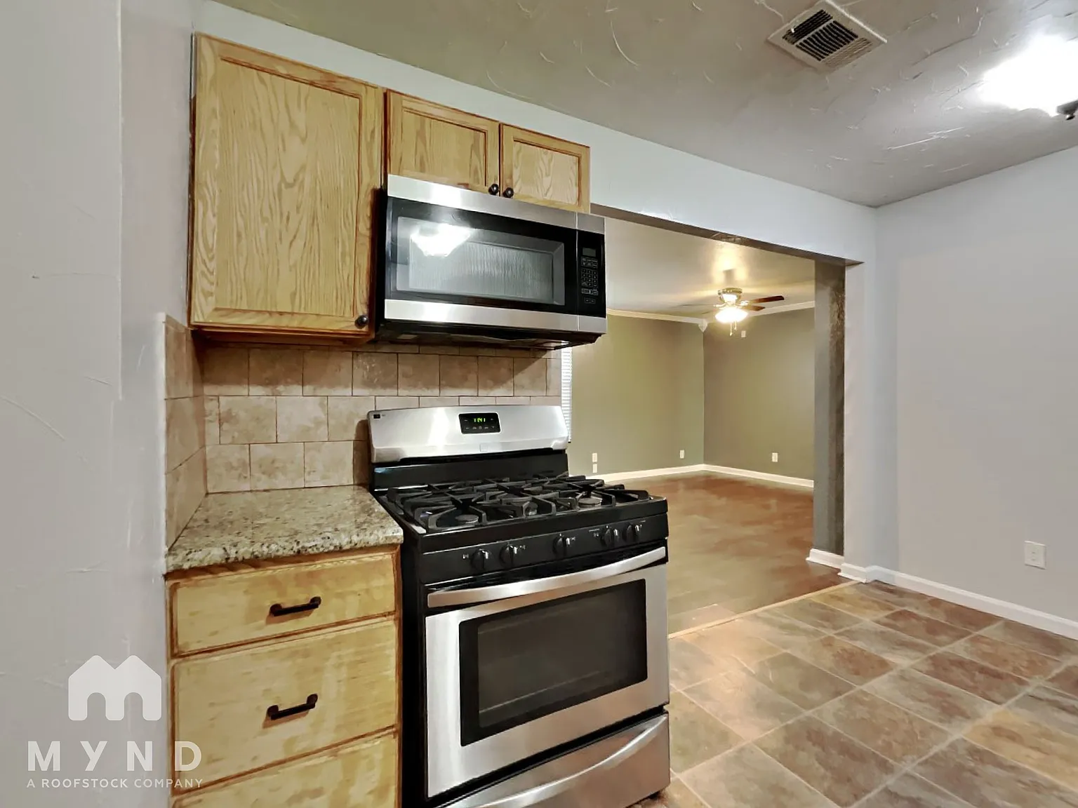 5 bed, 1.0 bath, 1443 sqft, $1,625 — Photo 3