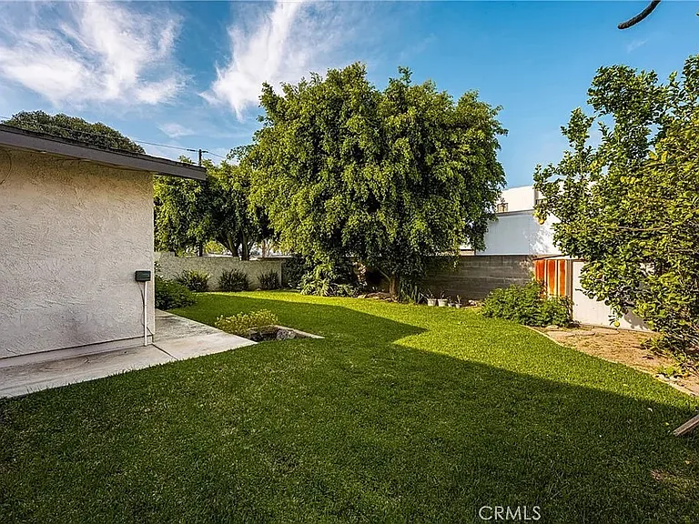 5743 Coke Ave — Photo 29