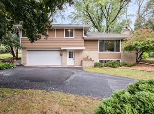 1046 Douglas Rd, Mendota Heights, MN 55118