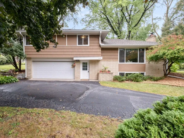 1046 Douglas Rd, Mendota Heights, MN 55118