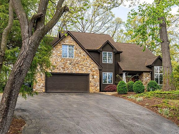 2nd image of 1235 Cumberland Dr
