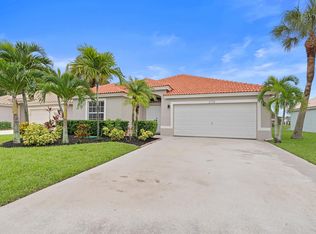 270 Saratoga Blvd E, Royal Palm Beach, FL 33411