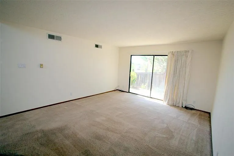 830 Live Oak Rd NE #E — Photo 16