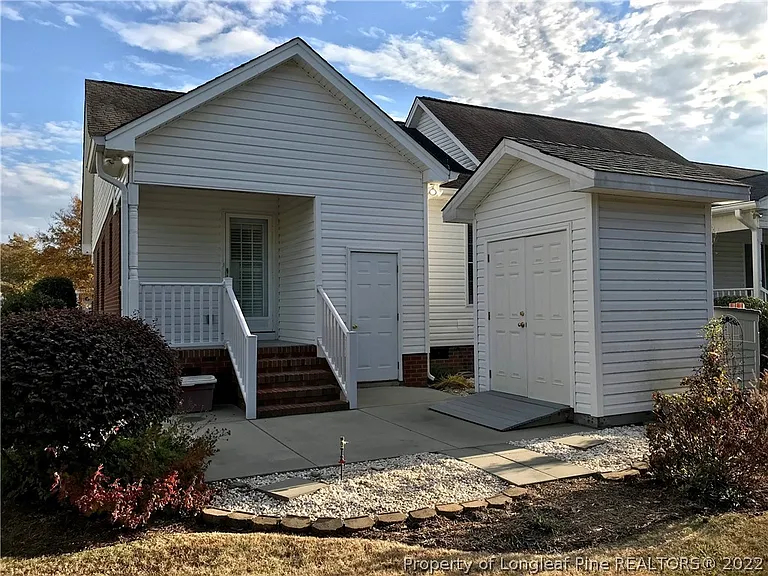 614 W Amberdale Cir W — Photo 17