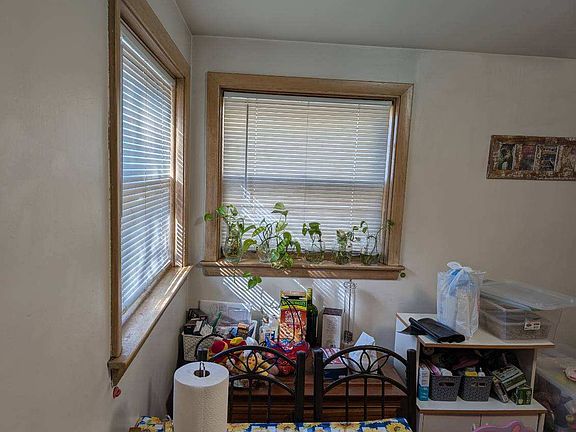 2nd image of 6100 W Montrose Ave