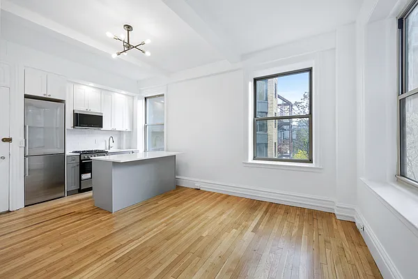 Rented by SERHANT. | media 9