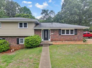 925 Green Forest Dr, Montgomery, AL 36109