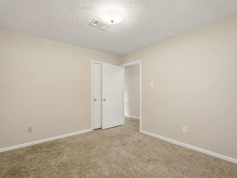 810 Sunnybrook Ln — Photo 21