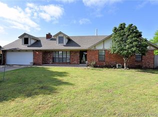 506 W 115th Ct, Jenks, OK 74037
