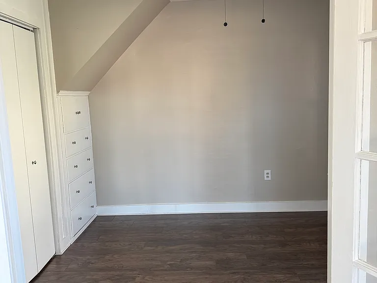 704 Walnut St — Photo 13