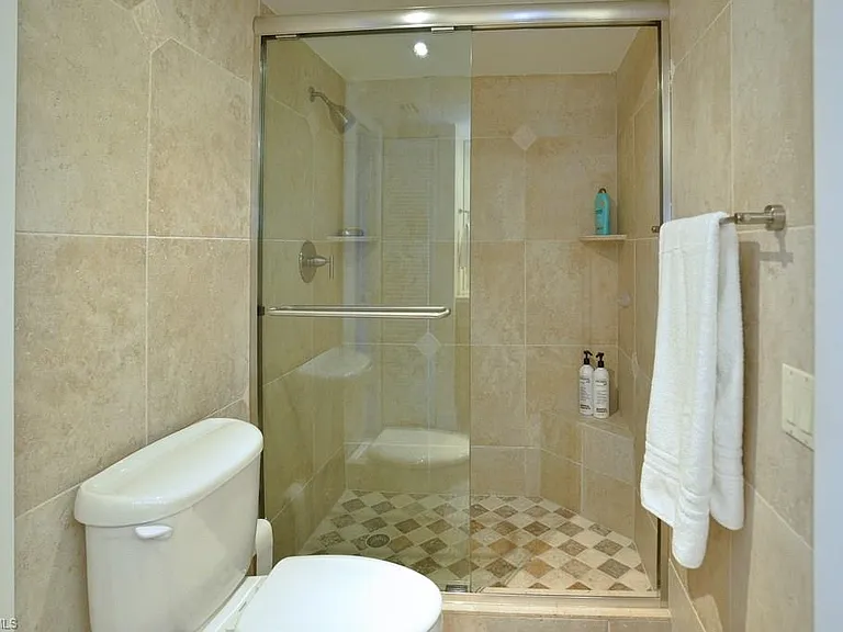 4001 Gulf Shore Blvd N #707 — Photo 18