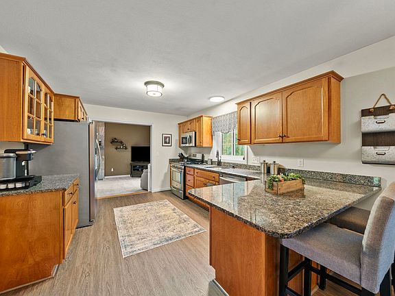 5th image of 18 Quaker Lane