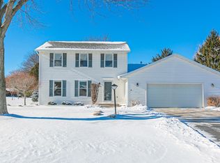 N9639 Crystal Ct, Appleton, WI 54915