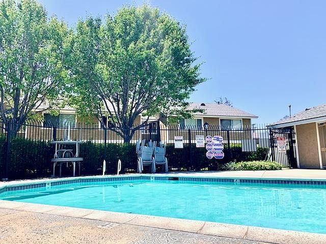 1st image of 2321 S Magnolia Ave #10H