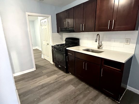 5th image of 75 Carnegie Ave #1A
