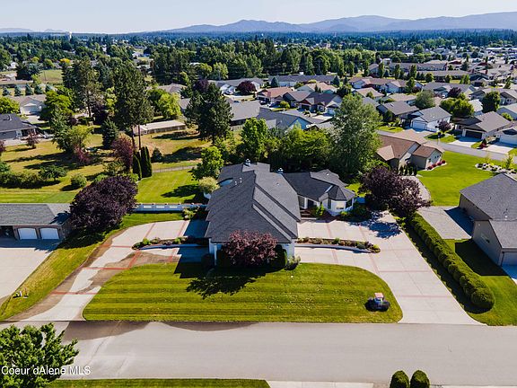 3rd image of 981 W Oakwood Dr