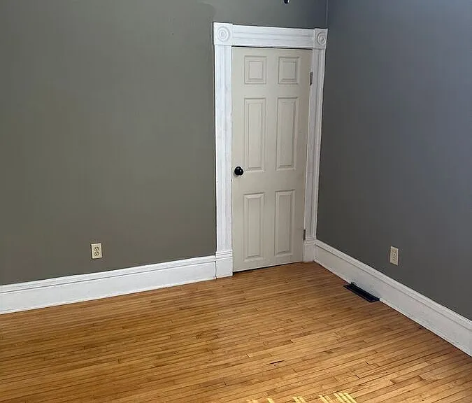 504 Belvidere St E #1 — Photo 9