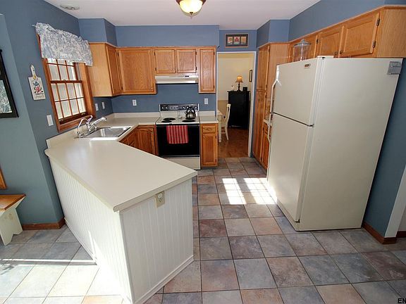 5th image of 99 Gloucester St
