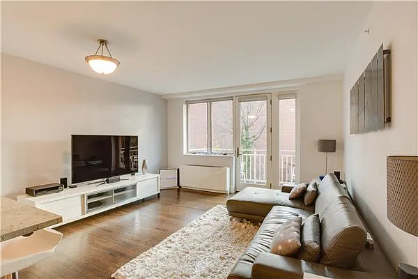 Sold by R New York | media 1