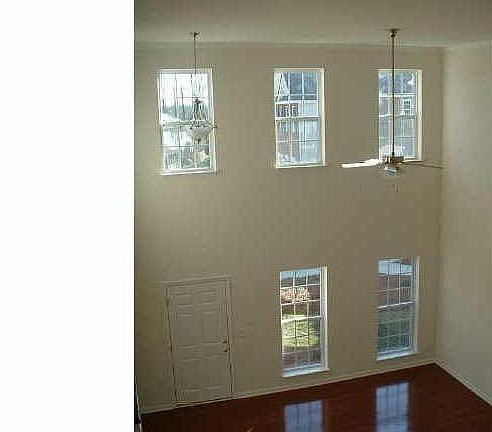5th image of 6711 Marielle Pointe