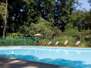 Versailles Apartments, Trenton, NJ 08628