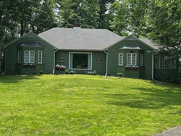 240 Hamilton Dr