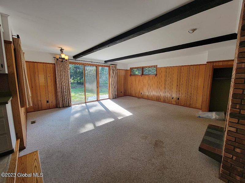 5th image of 18 Moorwood Drive
