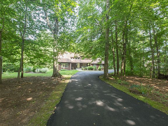4th image of 130 Beechwood Dr