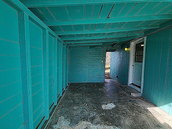 4th image of 108 Monroe St